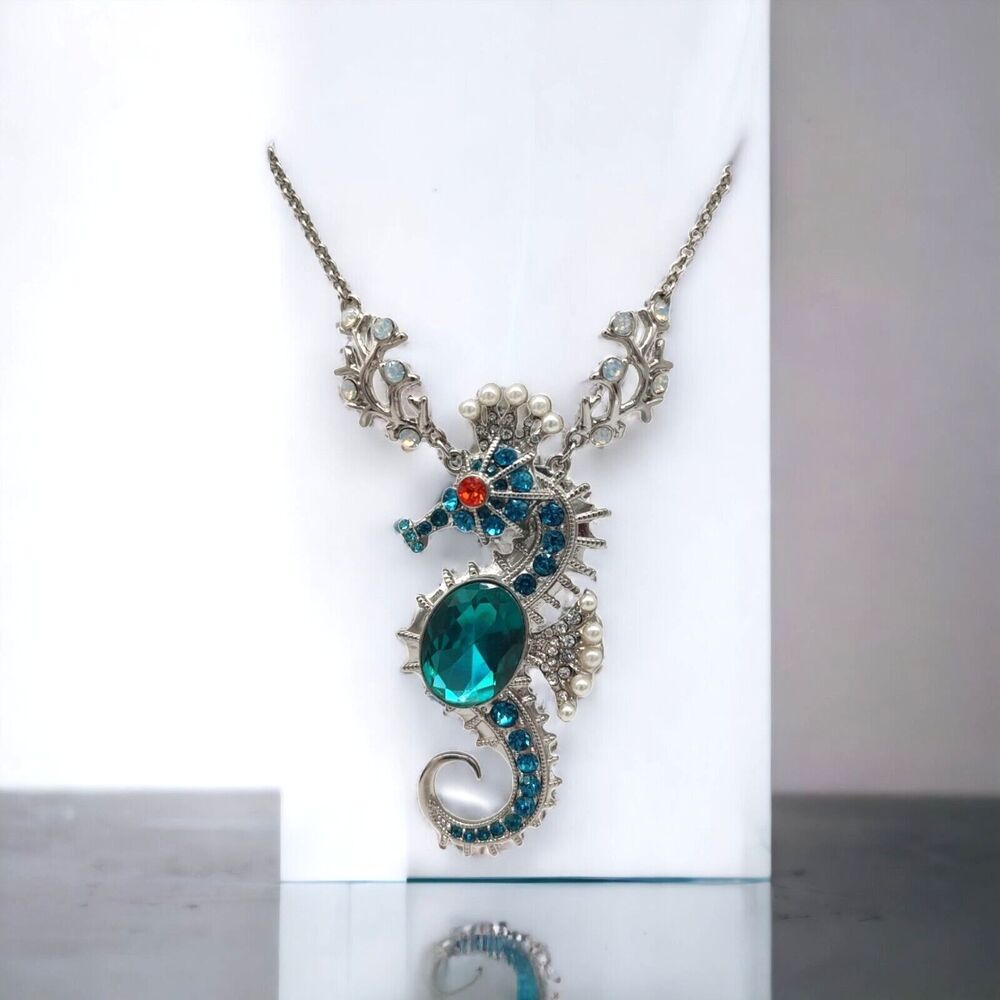 NWT Betsey Johnson Jewelry Large Seahorse Pendant Necklace Crystal Jeweled Crown - Picture 1 of 13